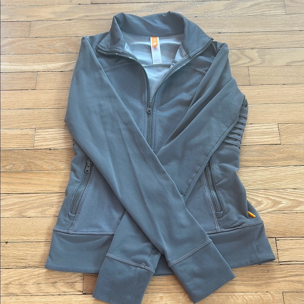 Women’s Lucy zip up jacket.